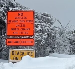 2WD only fit chains sign